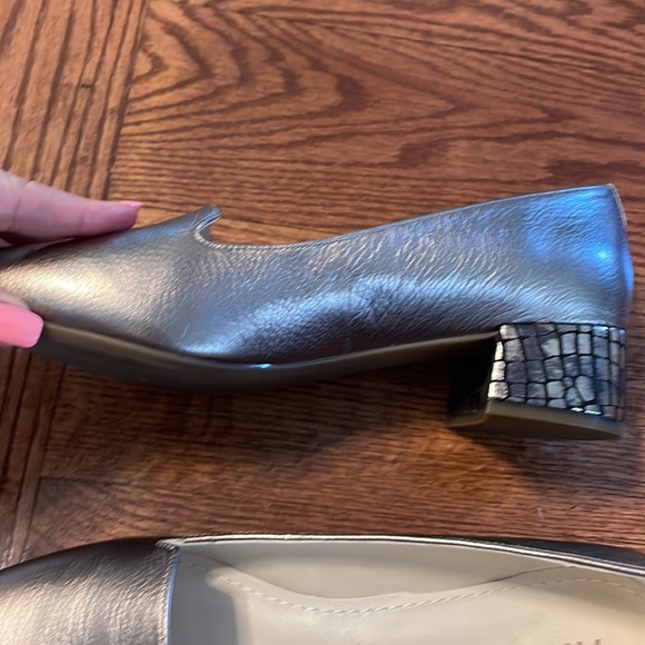 Anne Klein FLEX metallic AKKIMBRE low heel pump genuine leather snake heel 8.5M - Picture 9 of 15